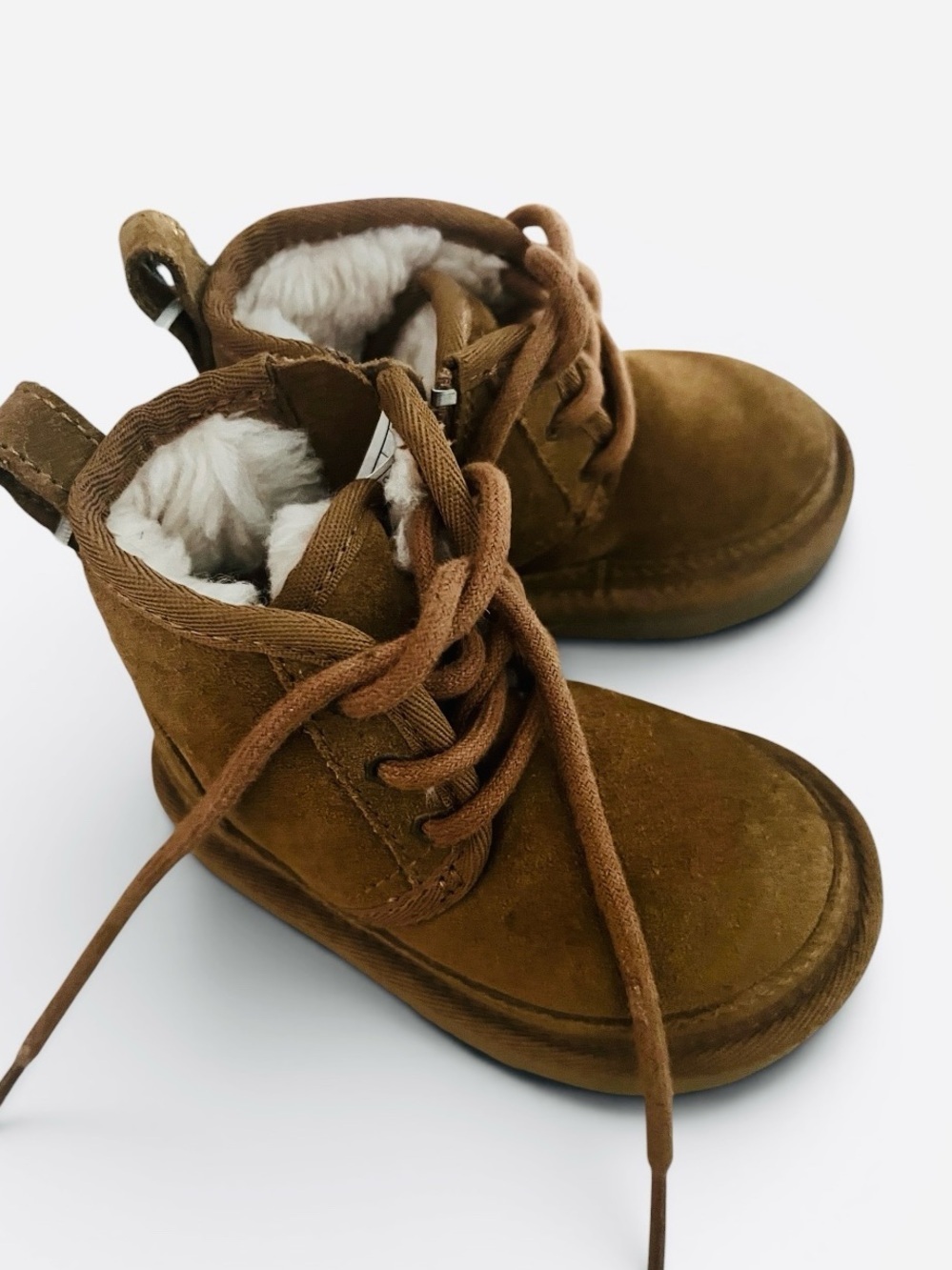 UGG Kids Chestnut Lace-Up Shearling Boots